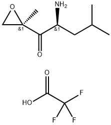 (2S)-2-Amino-4-metyl-1-((2R)-2-metyloxiranyl)-1-pentanon trifloaxetat